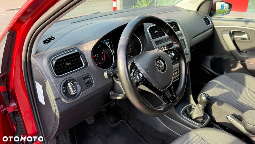 Volkswagen Polo 1.4 TDI Blue Motion Technology Lounge - 17