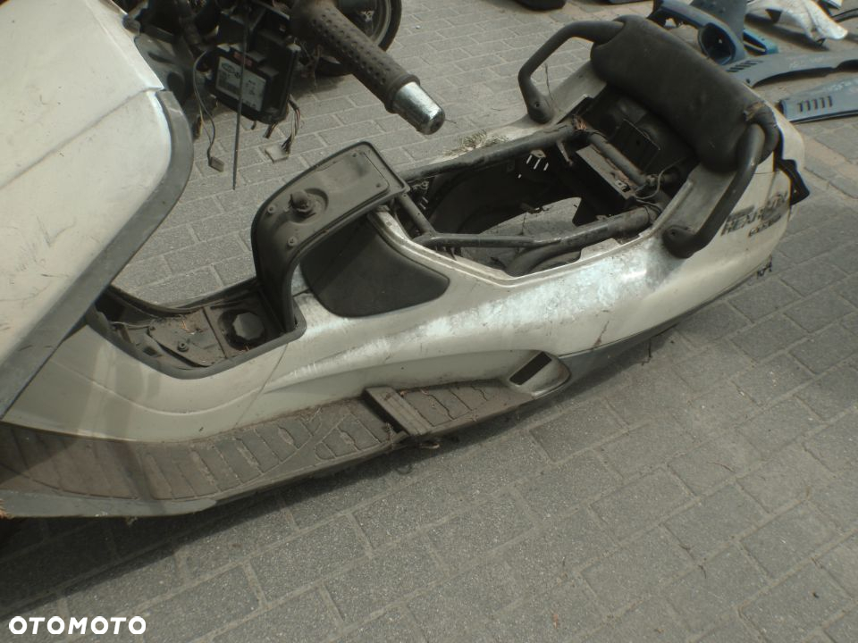 rama plastik nakładka nakladka zaślepka czasza  PIAGGIO HEXAGON GTX/LX/LXT/LX4 125 / HEXAGON GT/GTX 250 (E) Piaggio dużo części - 11