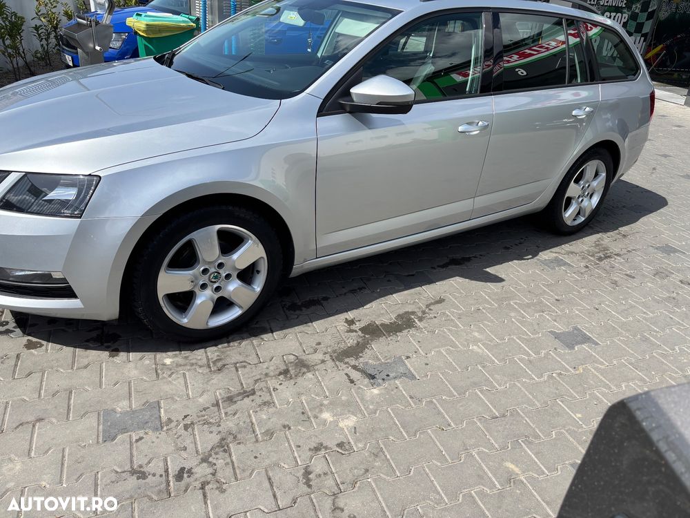 Skoda Octavia Combi Diesel 1.6 TDI Active - 26
