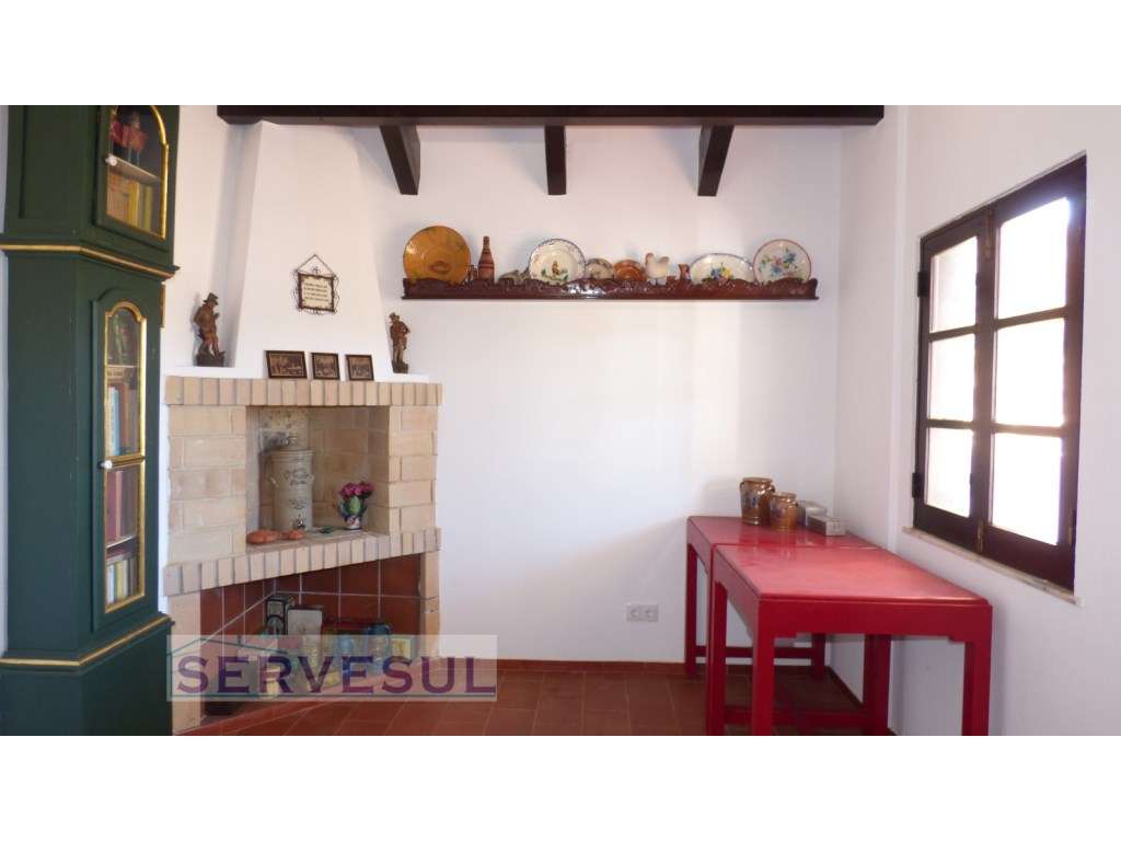 Casa térrea com área de 54,70m2, localizada entre Silves e São Bart... - Grande imagem: 2/26