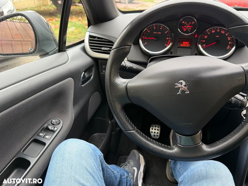 Peugeot 207 - 12