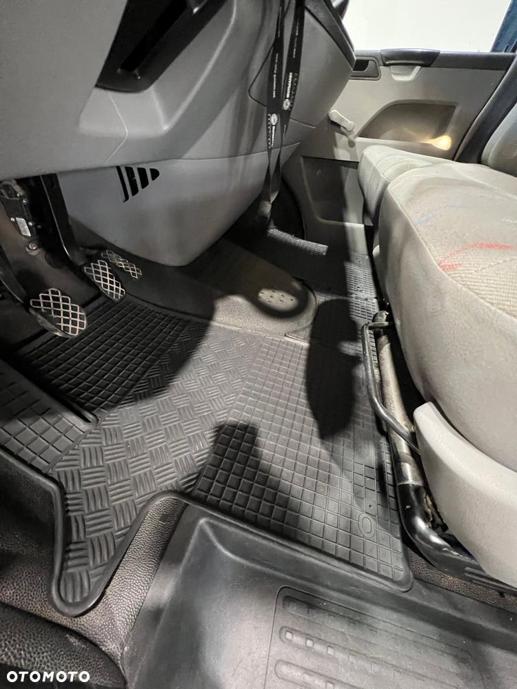 Volkswagen TRANSPORTER - 16