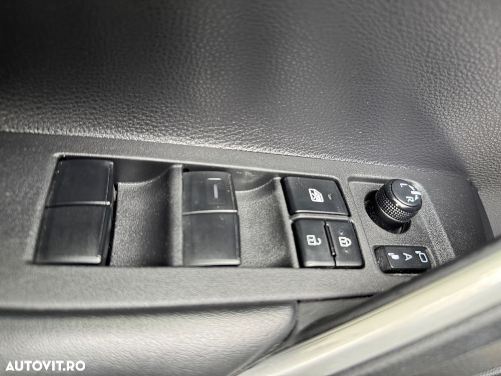 Toyota Corolla Cross Hybrid 2.0 VVT-i Lounge - 18