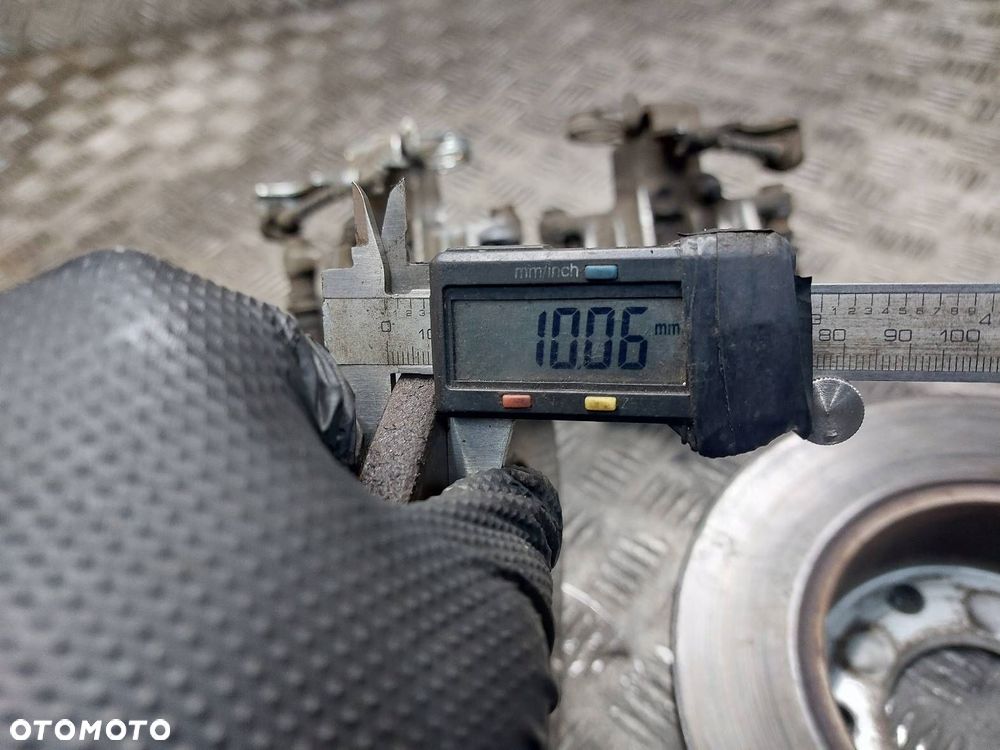 TARCZE HAMULCOWE TYŁ + KLOCKI + ZACISKI VOLKSWAGEN PASSAT B5 - 4