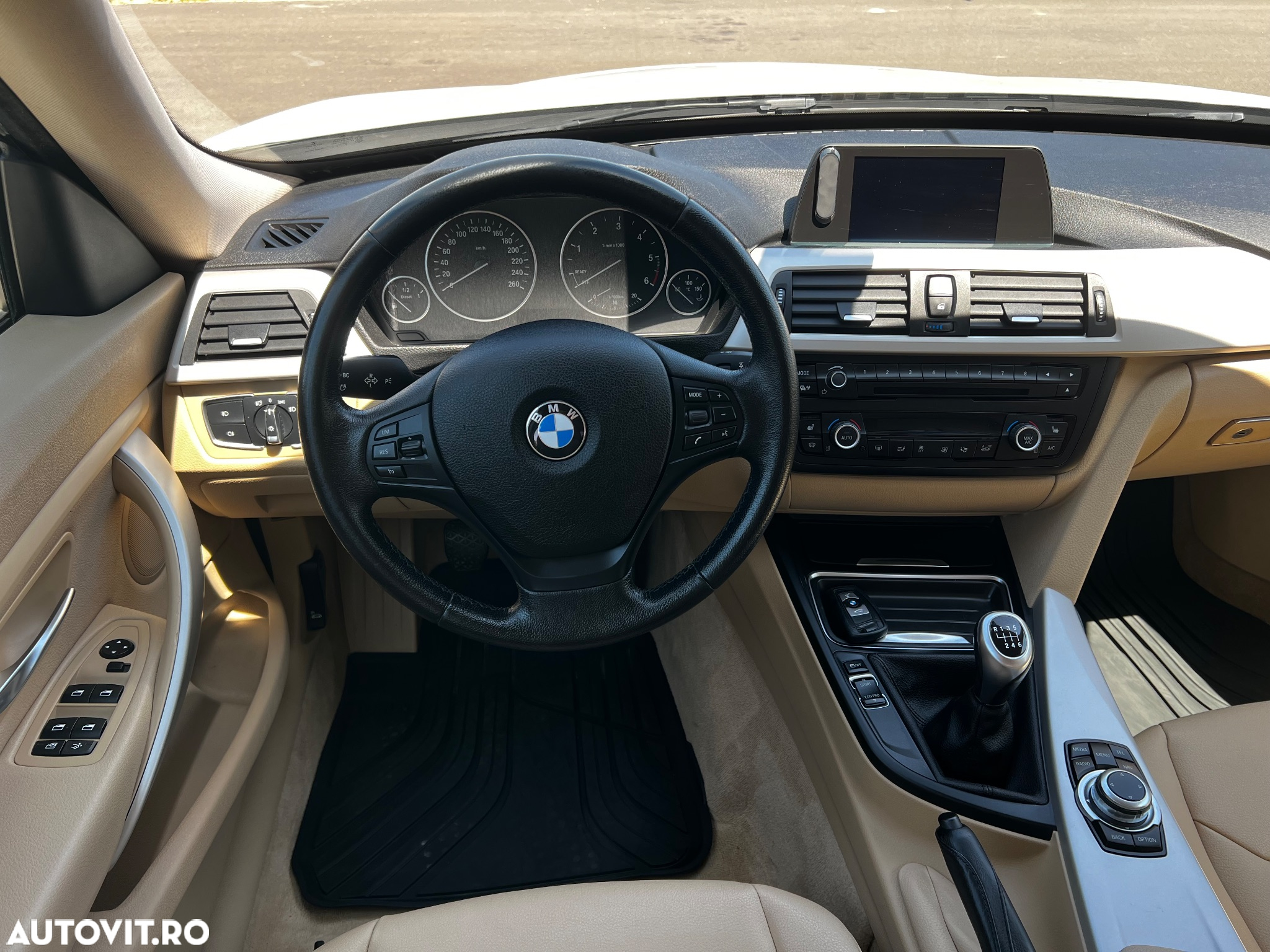 BMW Seria 3 318d - 14