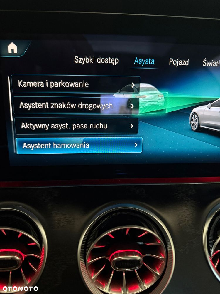 Mercedes-Benz Klasa E 220 d Coupe 4-Matic 9G-TRONIC - 35