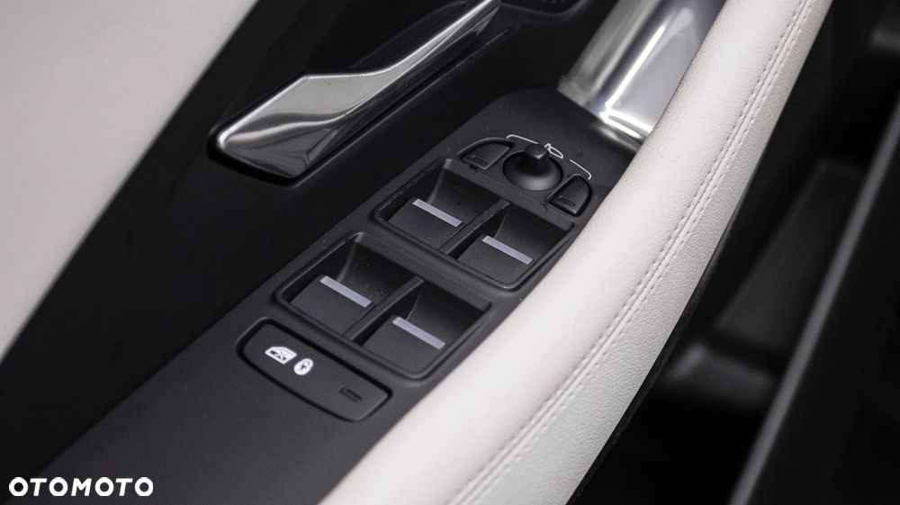 Jaguar E-Pace 2.0 i4D FWD R-Dynamic S - 30