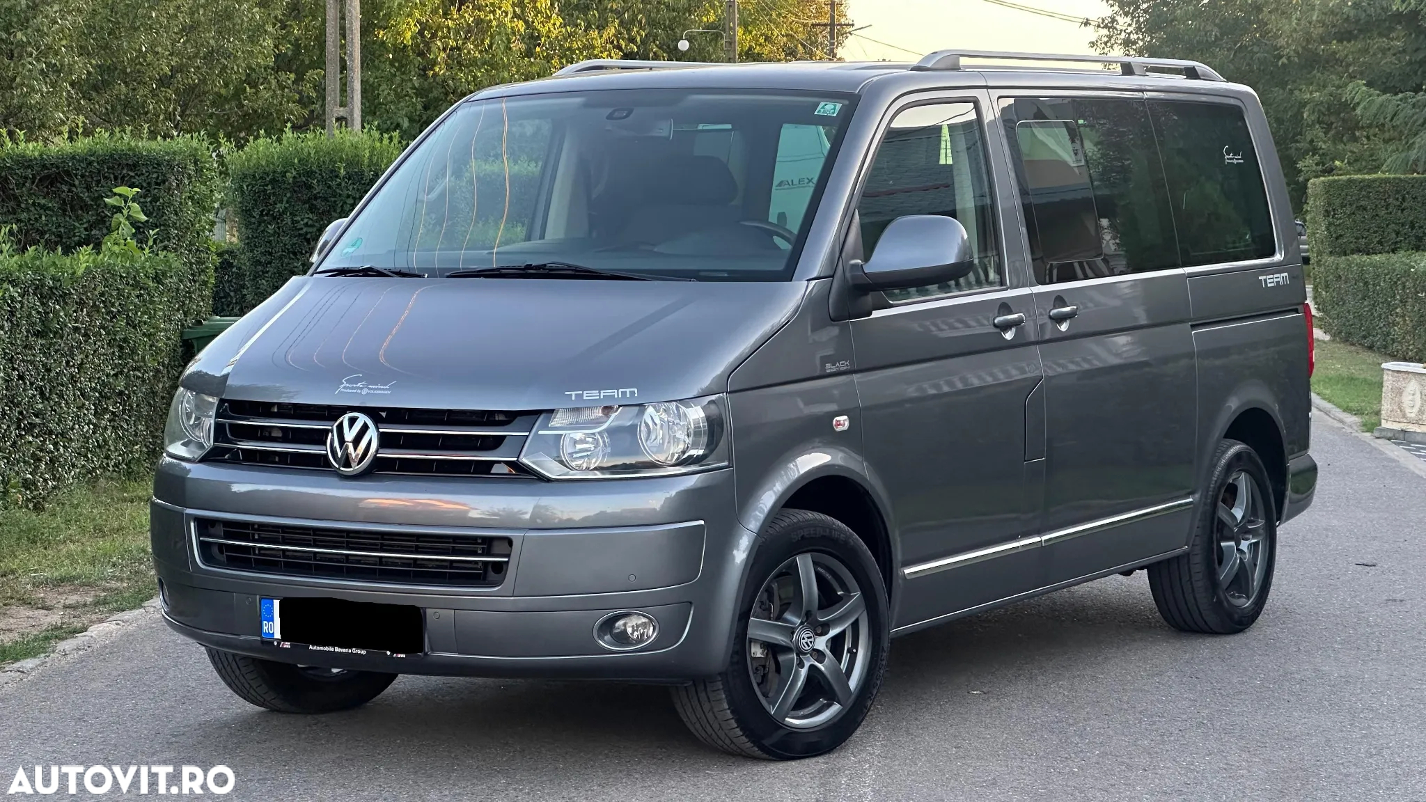 Volkswagen Multivan - 11