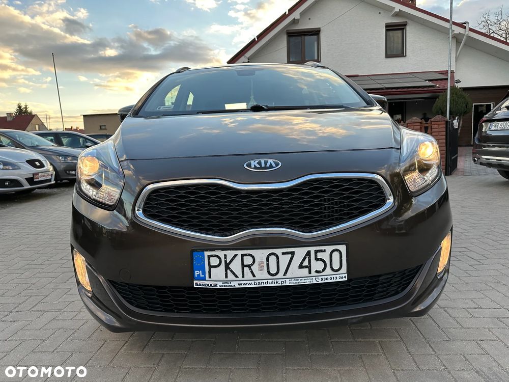Kia Carens - 35