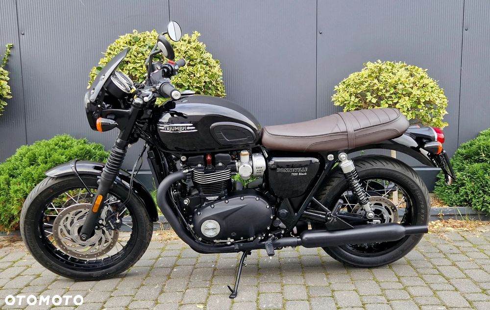 Triumph Bonneville - 6