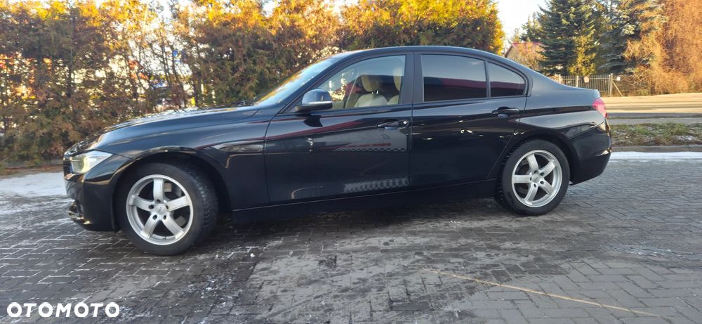 BMW Seria 3 325d Sport-Aut Luxury Line - 5