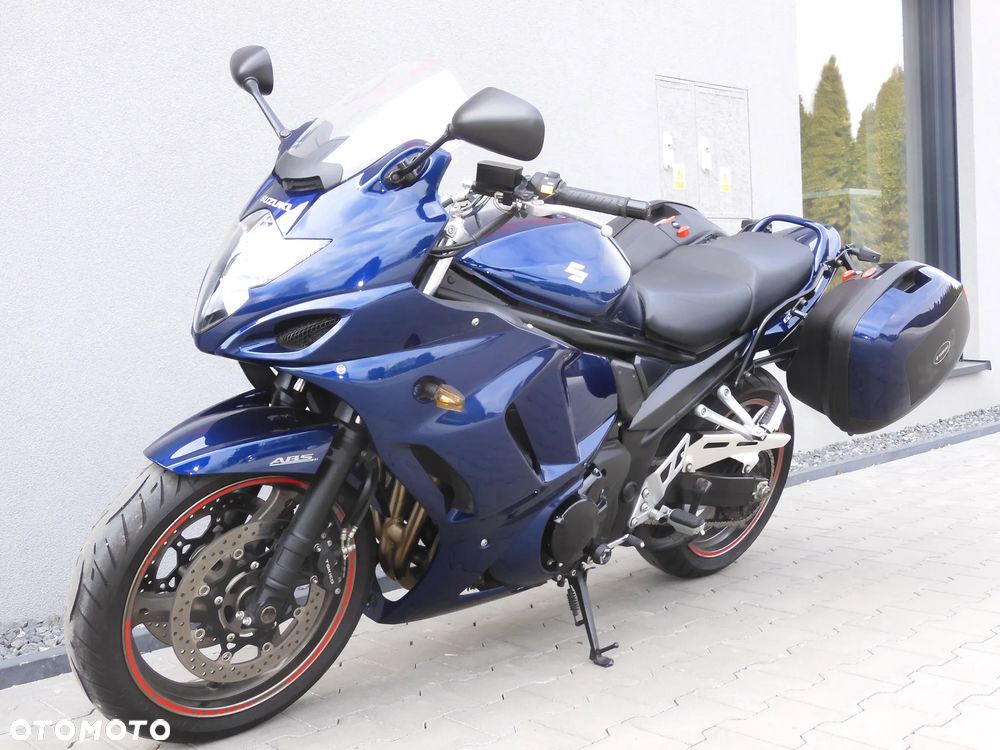 Suzuki GSX - 36
