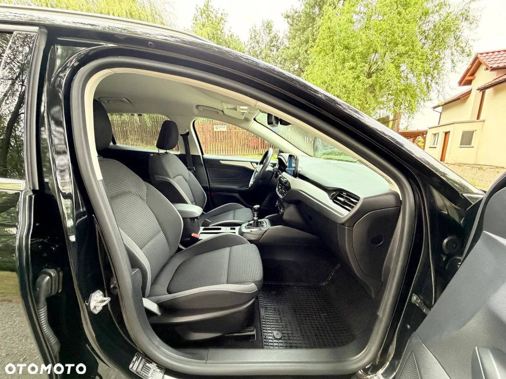 Ford Focus 1.0 EcoBoost Gold X (Trend) - 26