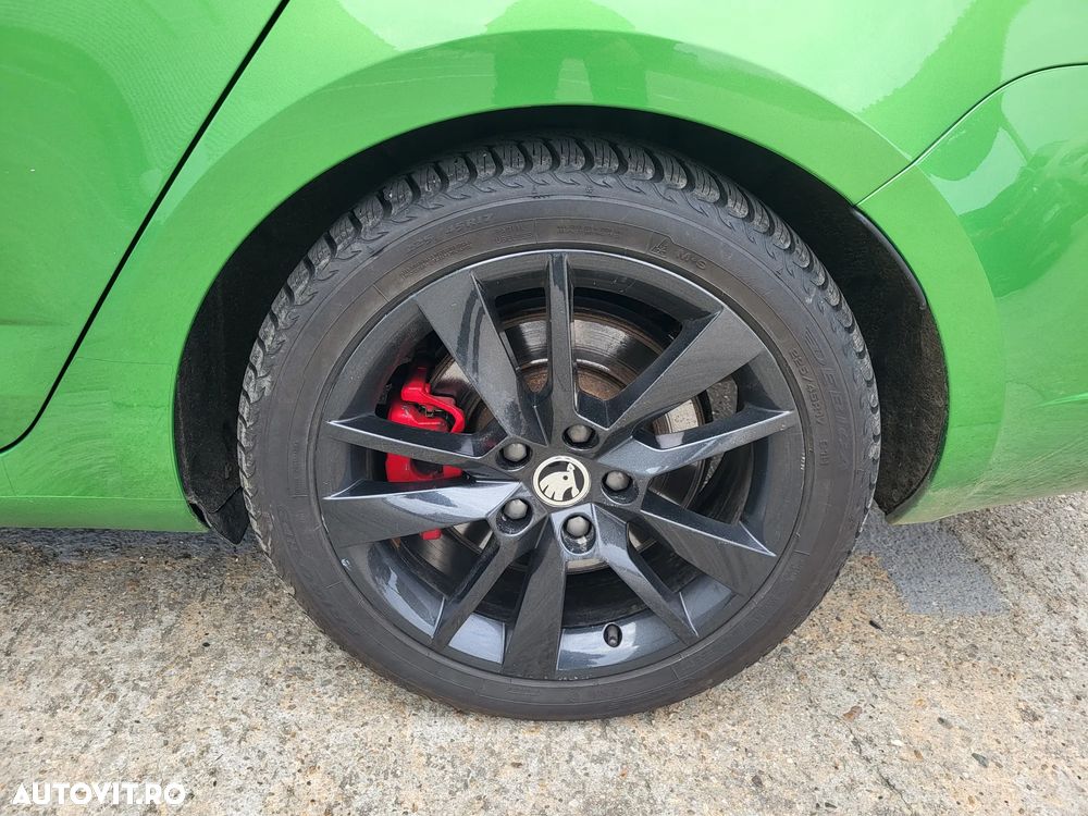 Skoda Octavia 2.0 TSI DSG RS - 35