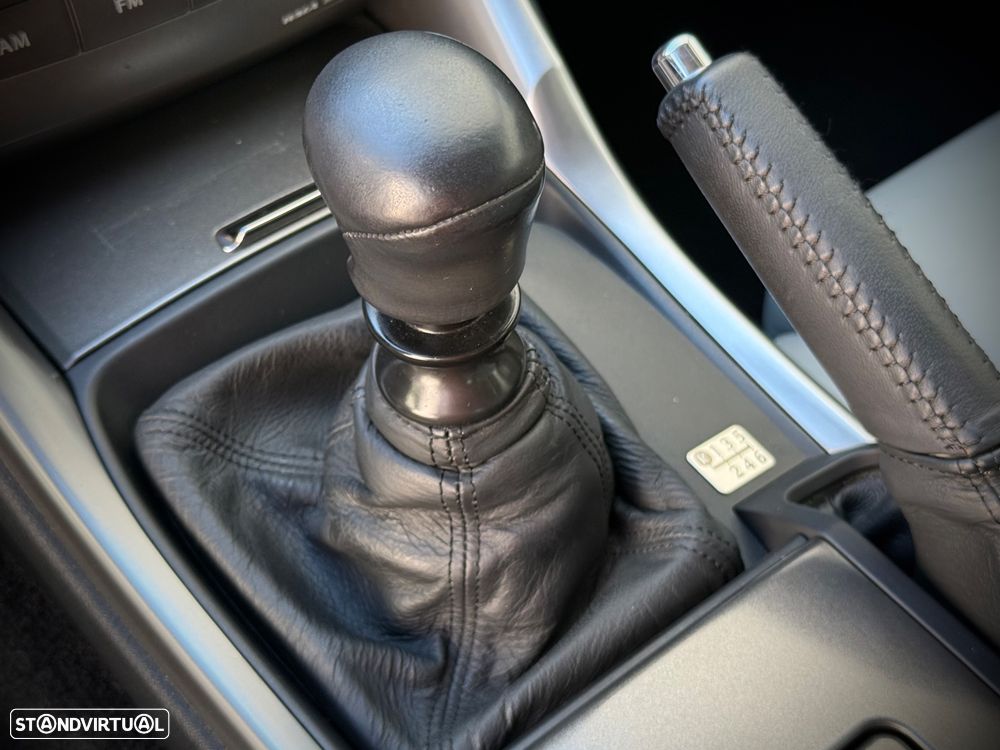 Lexus IS 220 d P.Luxury 4D - 22