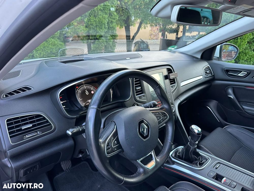 Renault Megane ENERGY dCi 130 BOSE EDITION - 37