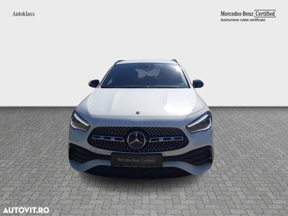 Mercedes-Benz GLA - 8
