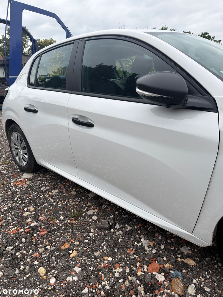 Peugeot 208 - 5