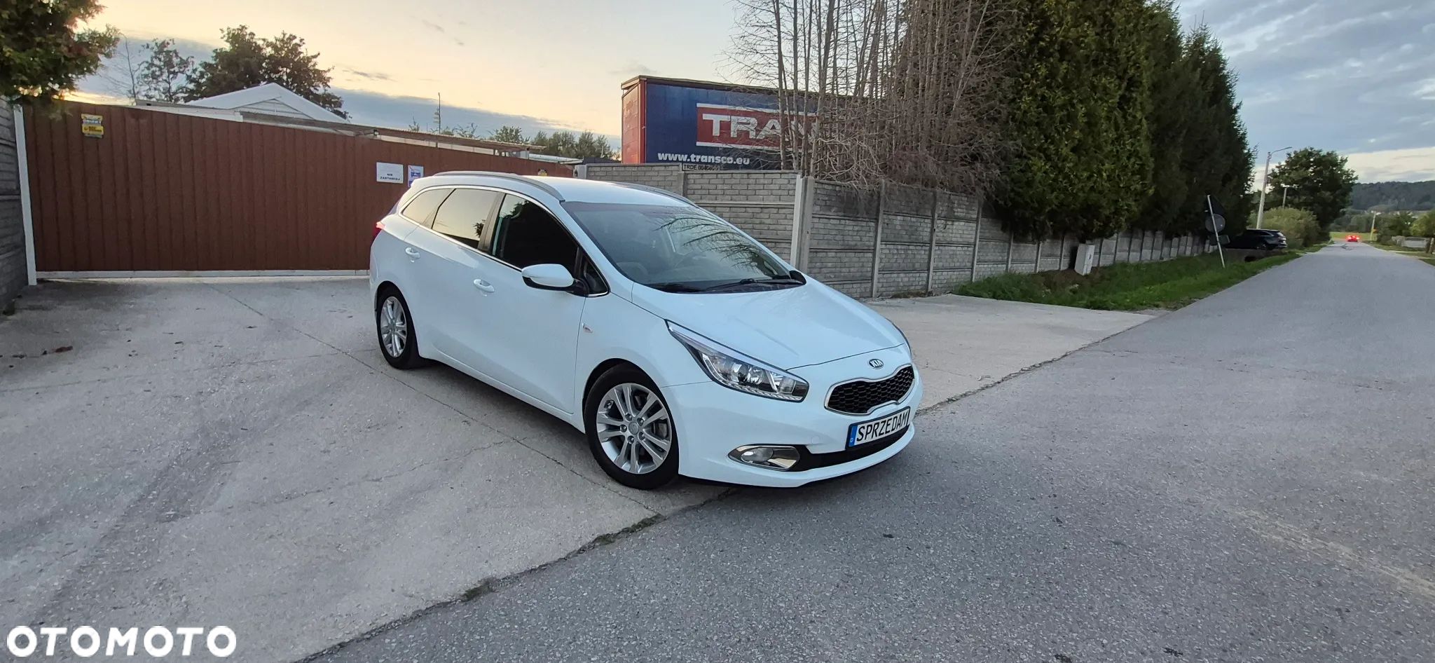 Kia Ceed 1.6 GDI ISG SW Platinum Edition - 1