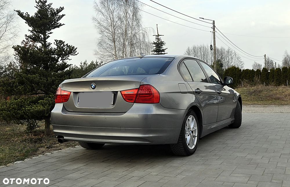 BMW Seria 3 318i Edition Sport - 4