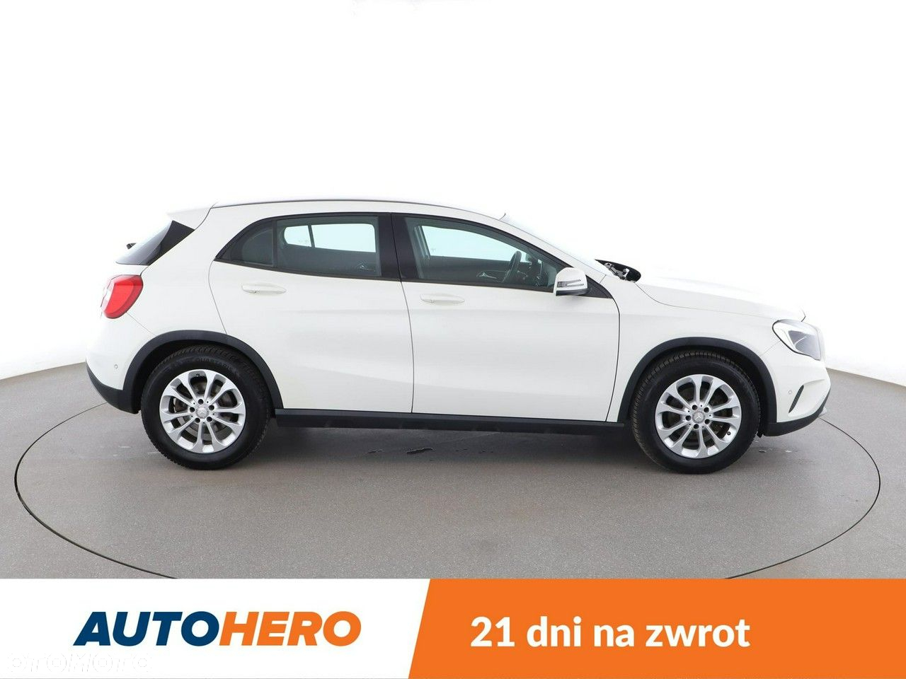 Mercedes-Benz GLA 180 d 7G-DCT - 10