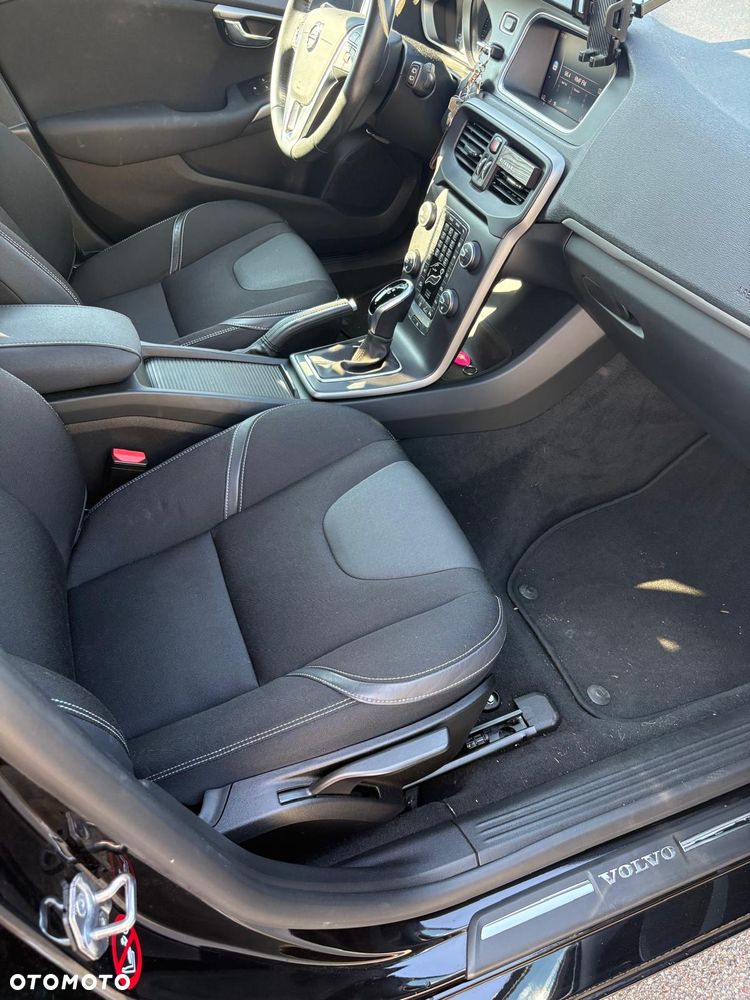 Volvo V40 T2 Drive-E Momentum - 9