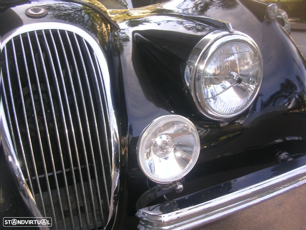 Jaguar XK - 12