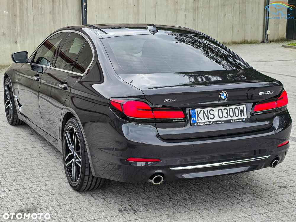 BMW Seria 5 520d xDrive Sport Line - 10