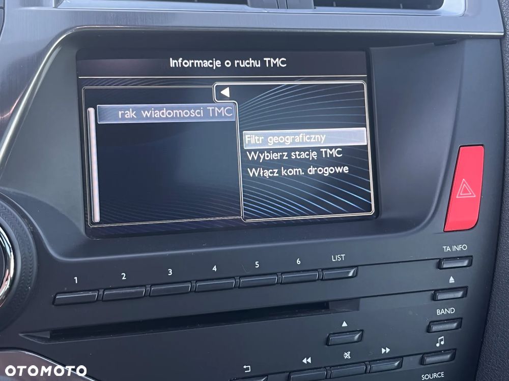 Citroën DS5 e-HDi 115 EGS6 SoChic - 26