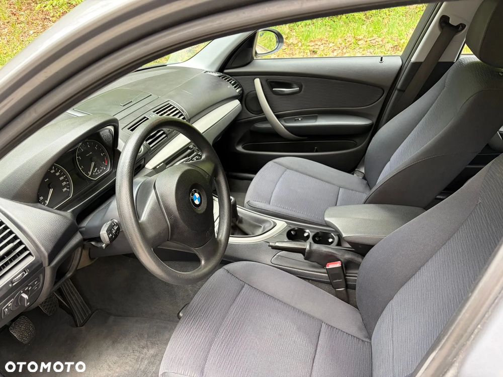 BMW Seria 1 116i - 15