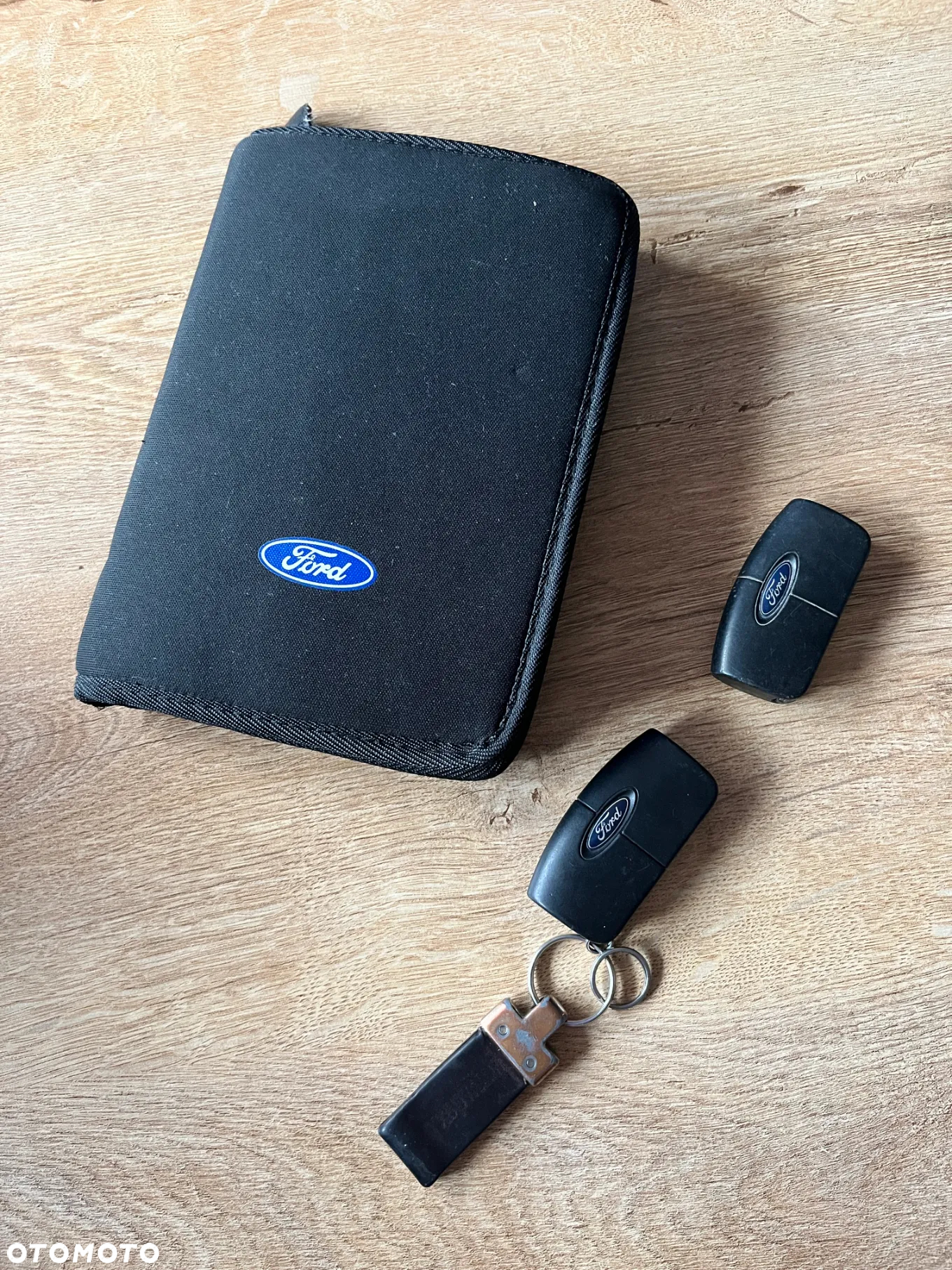 Ford S-Max - 12