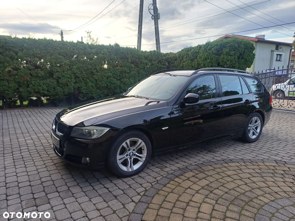 BMW Seria 3 320d DPF Touring - 8