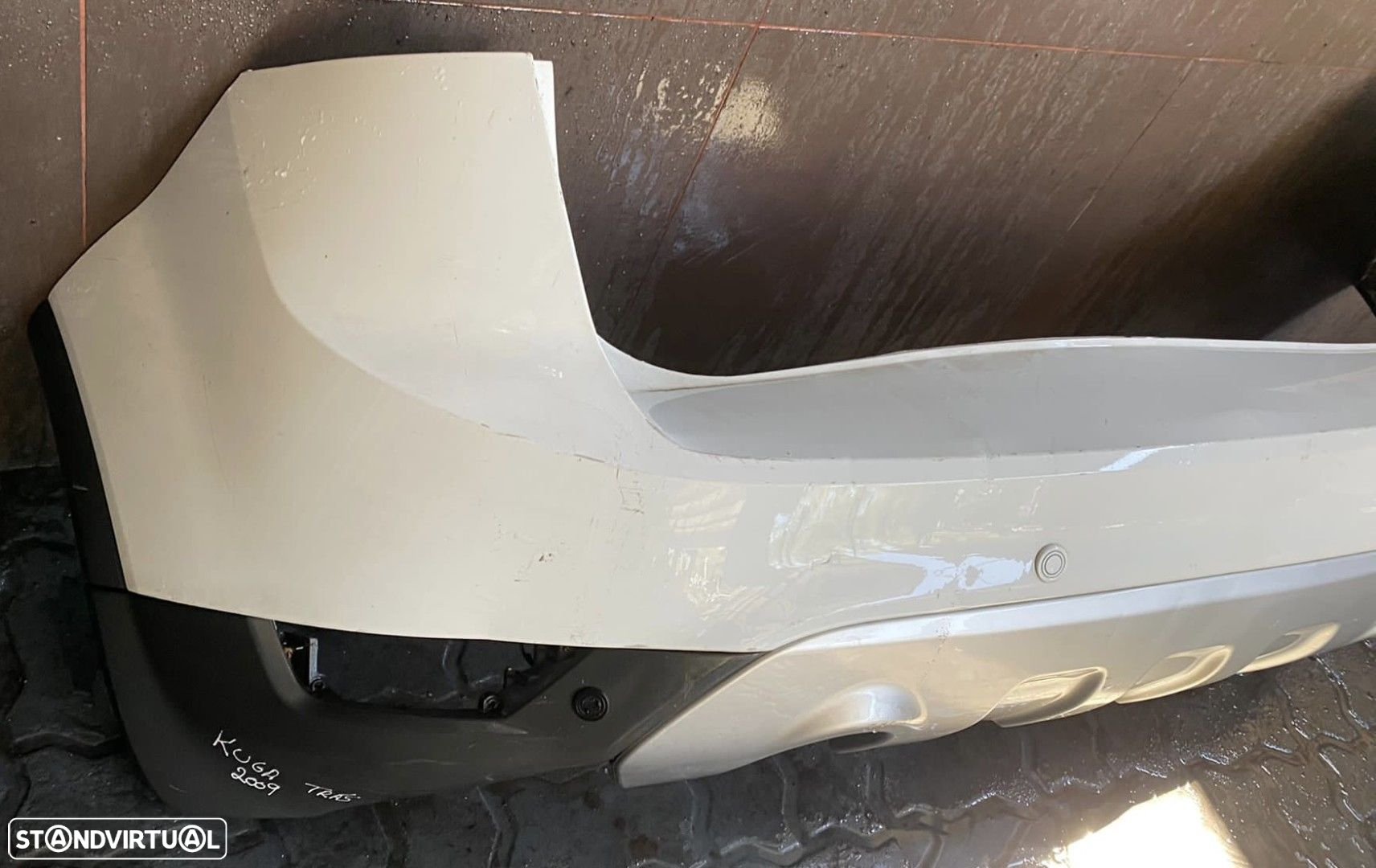 Parachoques Traseiro Ford Kuga MK1 - 2