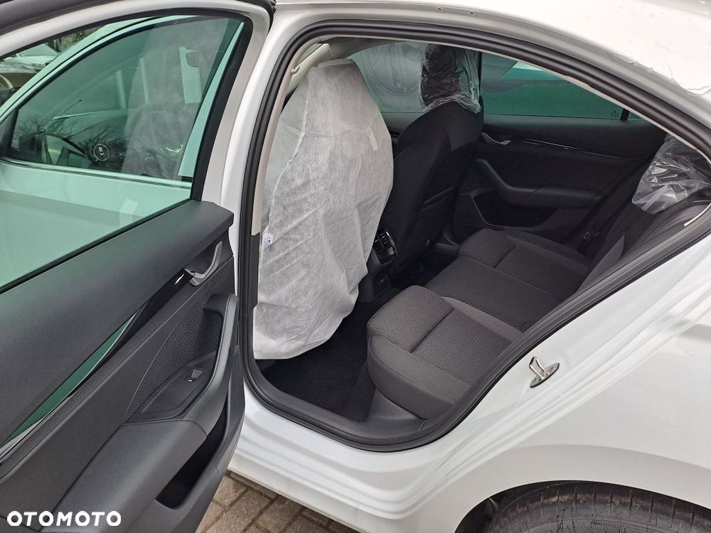 Skoda Octavia 1.5 TSI mHEV Edition 130 Selection DSG - 6