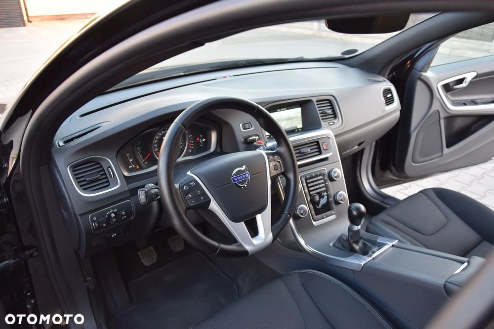 Volvo V60 D4 Edition Pro - 17