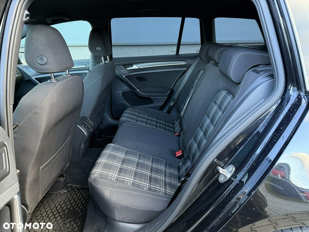 Volkswagen Golf Variant - 16