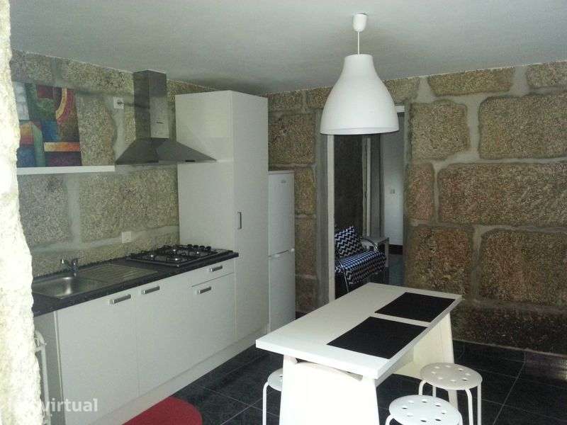 Aluga-se T1 Vila Nova de Baixo - Grande imagem: 2/5