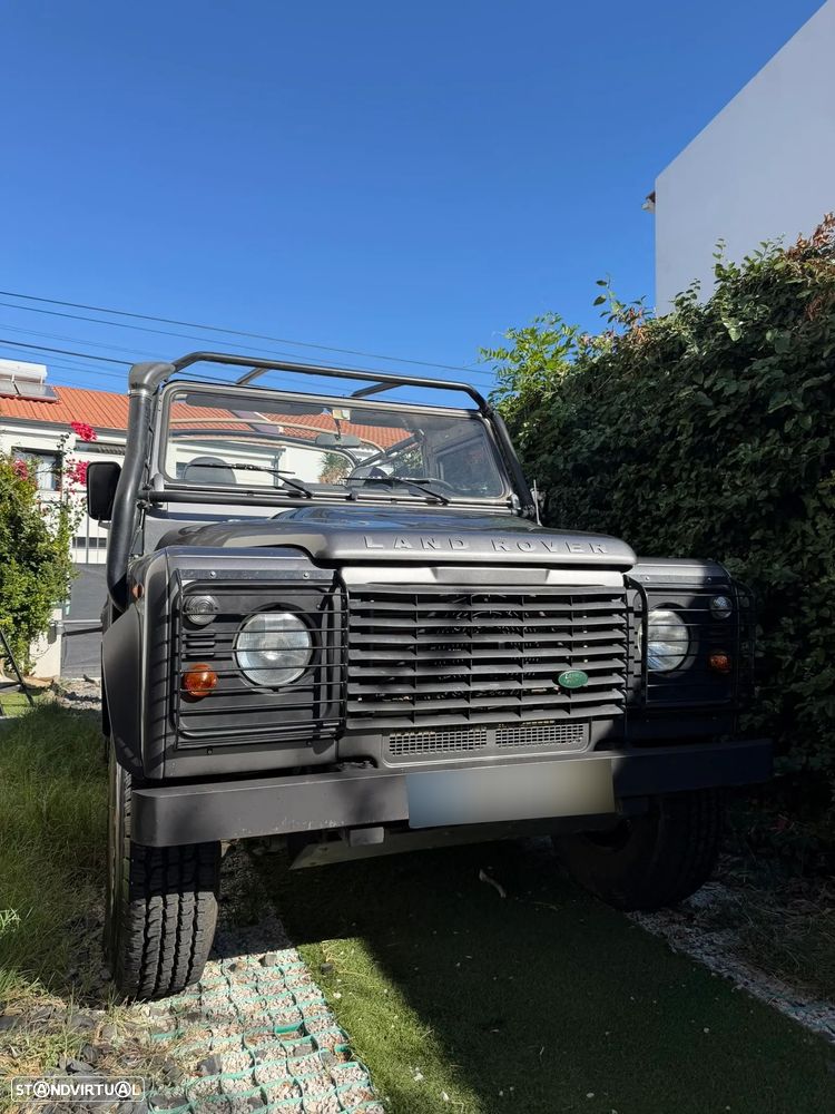 Land Rover Defender - 22