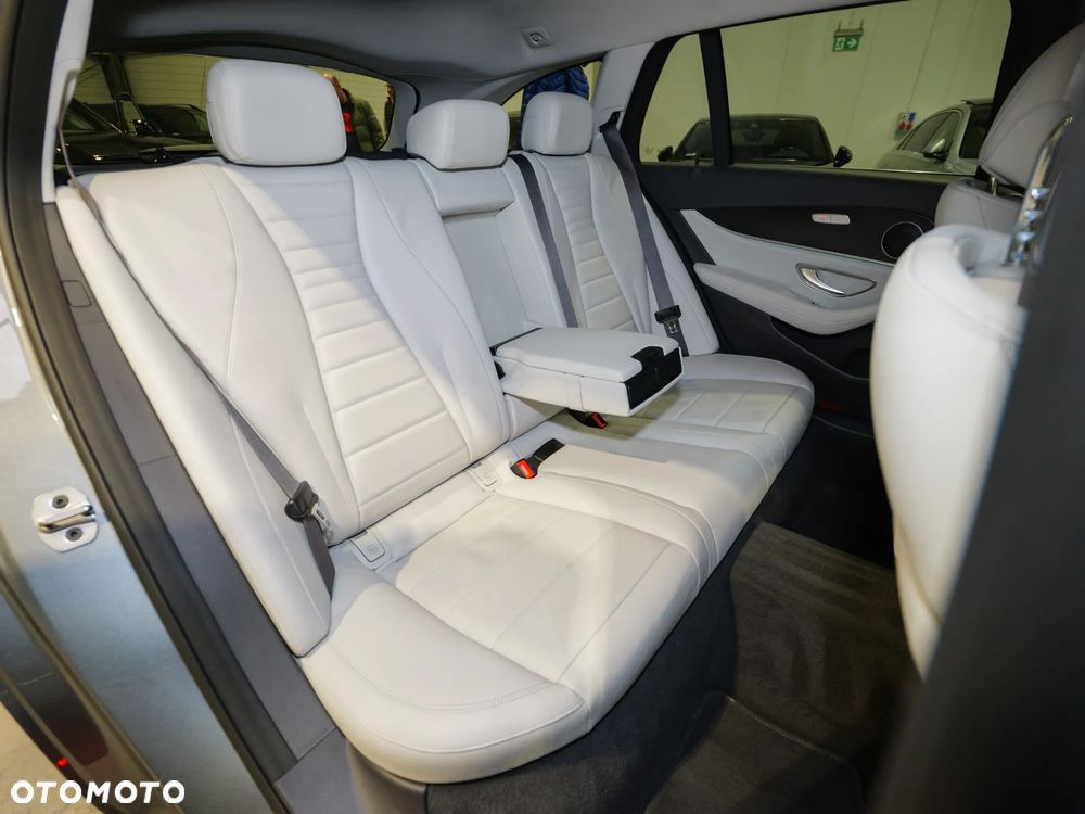 Mercedes-Benz Klasa E 300 de Avantgarde - 21