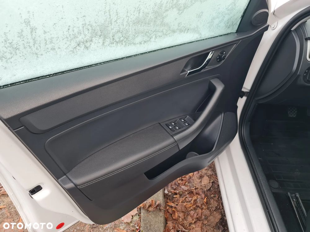 Skoda RAPID 1.6 TDI DPF Active - 9