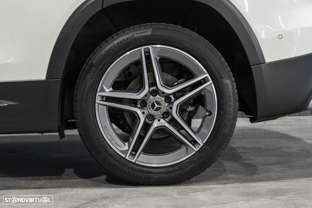 Mercedes-Benz GLB 200 7G-DCT AMG Line - 33