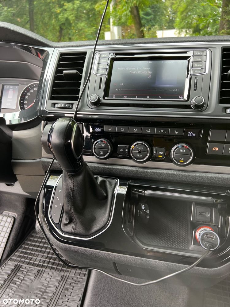 Volkswagen Multivan - 25