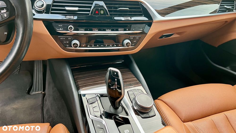 BMW Seria 5 520d xDrive Sport Line sport - 10