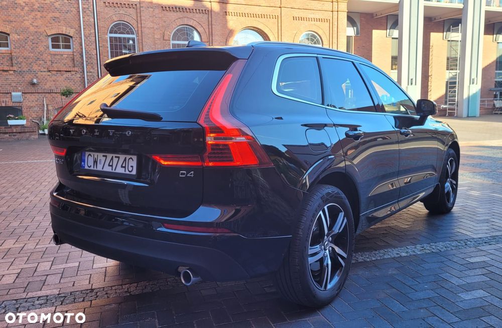 Volvo XC 60 D4 Momentum Pro - 12