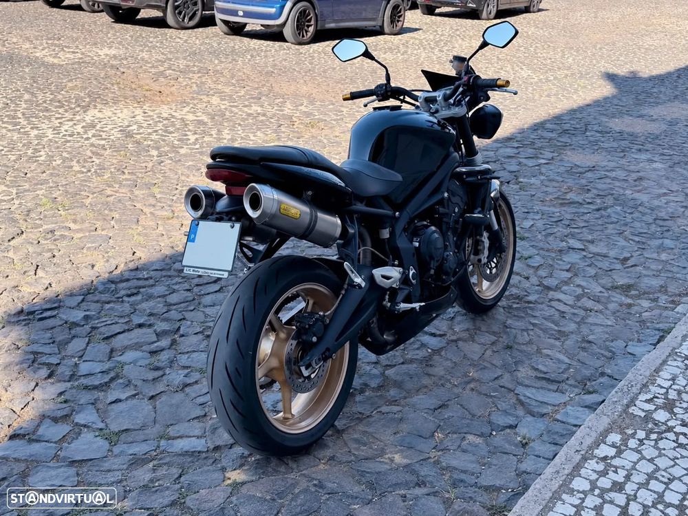 Triumph Street Triple - 4
