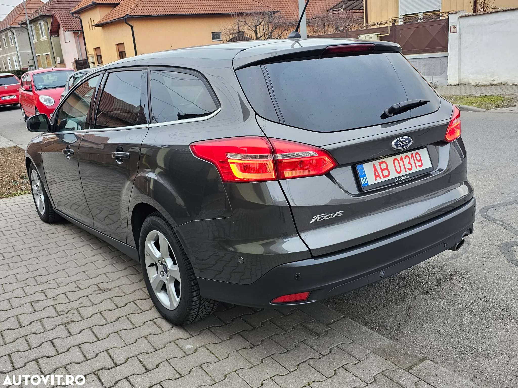Ford Focus 2.0 TDCi DPF Start-Stopp-System Aut. Titanium - 9