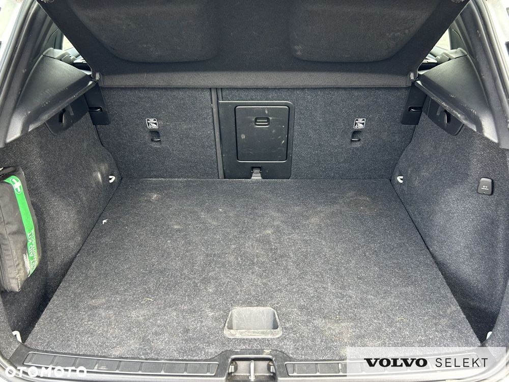 Volvo XC 40 - 23