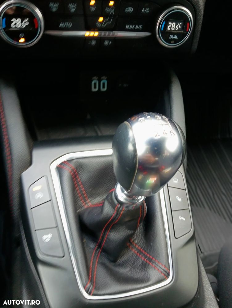 Ford Kuga 1.5 EcoBlue FWD ST Line X - 1