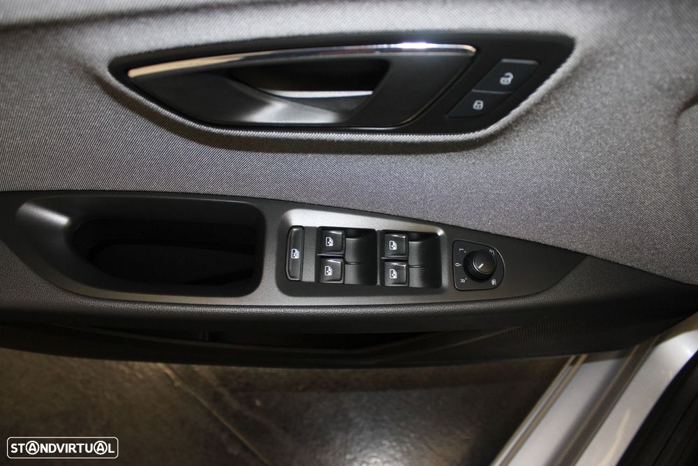 SEAT Leon ST 1.6 TDI Style S/S — fotografia 21