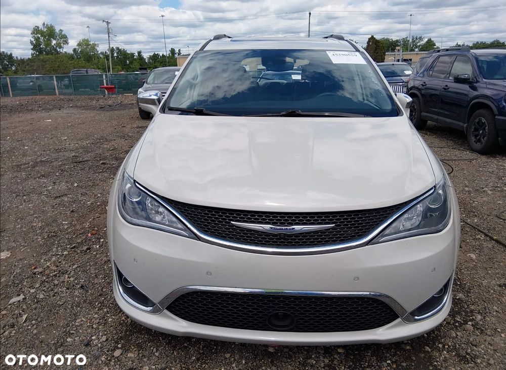 Chrysler Pacifica - 9